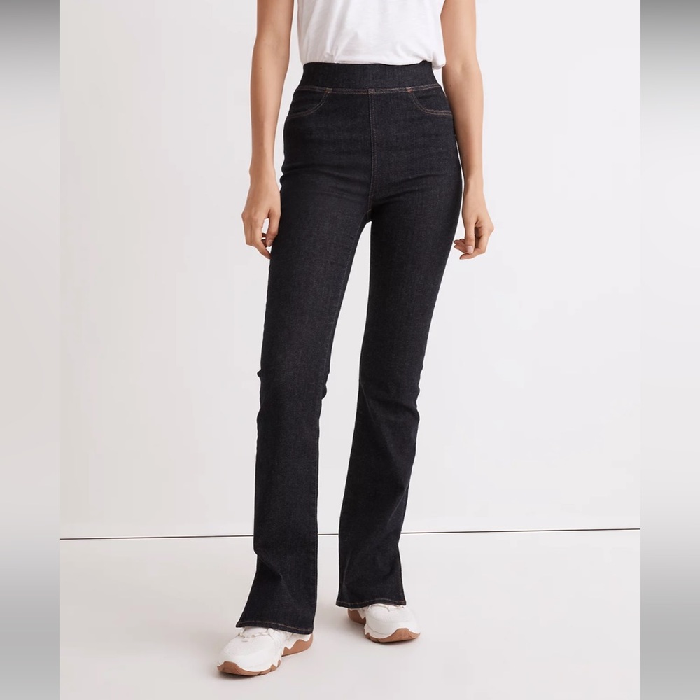 Madewell pull-on flare jeans in havenley wash size 30